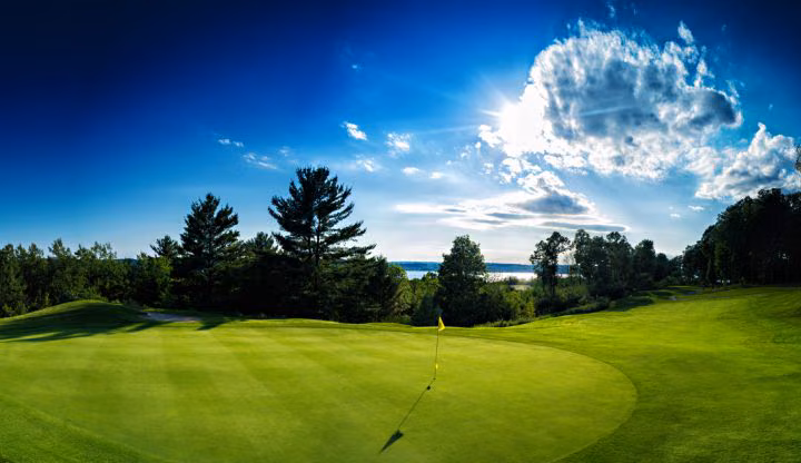 Green overlooking Lake Bellaire on The Legend golf course